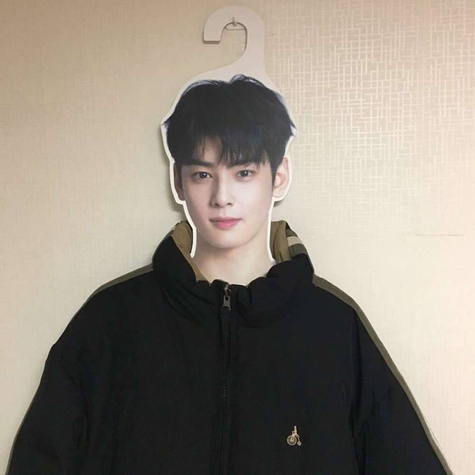 차은우 옷걸이
