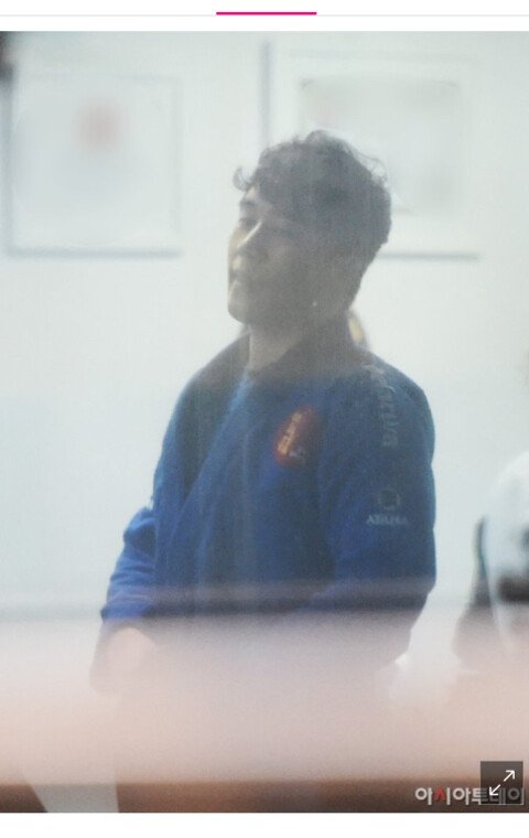 구속영장 기각된 승리 근황.jpg