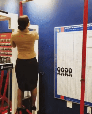 여자 턱걸이는 원래 이렇게 한단 말입니다