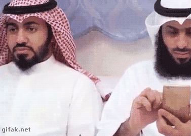 피시방 옆자리 컴퓨터 볼때.gif