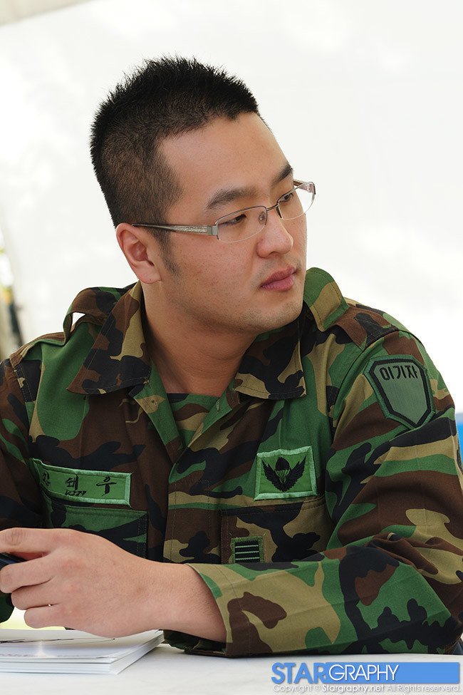 군대에서 가장 위험한 선임 관상.jpg