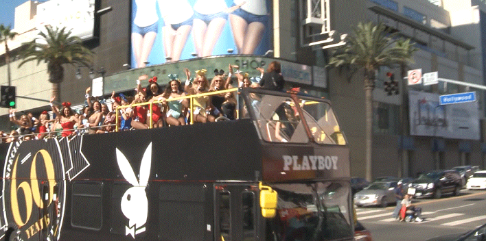 버스퍼레이드 하는 플레이보이 누나들