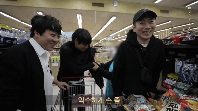 오늘자 강동원 굴욕.gif