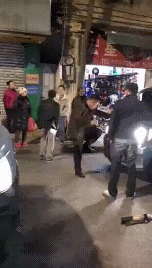 돌아이 VS 더 돌아이