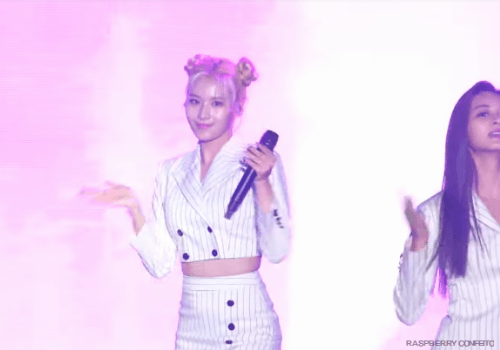 팀킬하는 쯔위