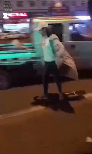 보드타는민폐녀