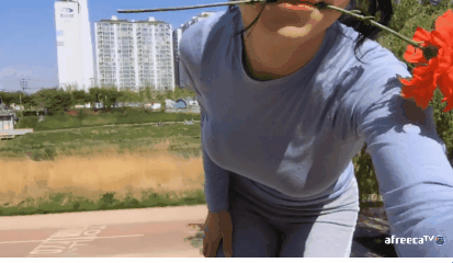 쪽팔려서 못일어남...