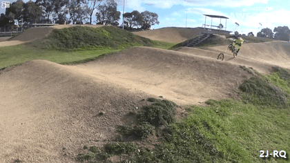 앞바퀴야 같이가....