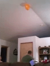 아빠 풍선 좀 내려주세요~