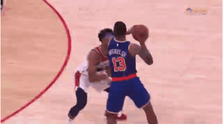 방금 NBA 프리시즌 경기에서 나온 어이없는 플레이