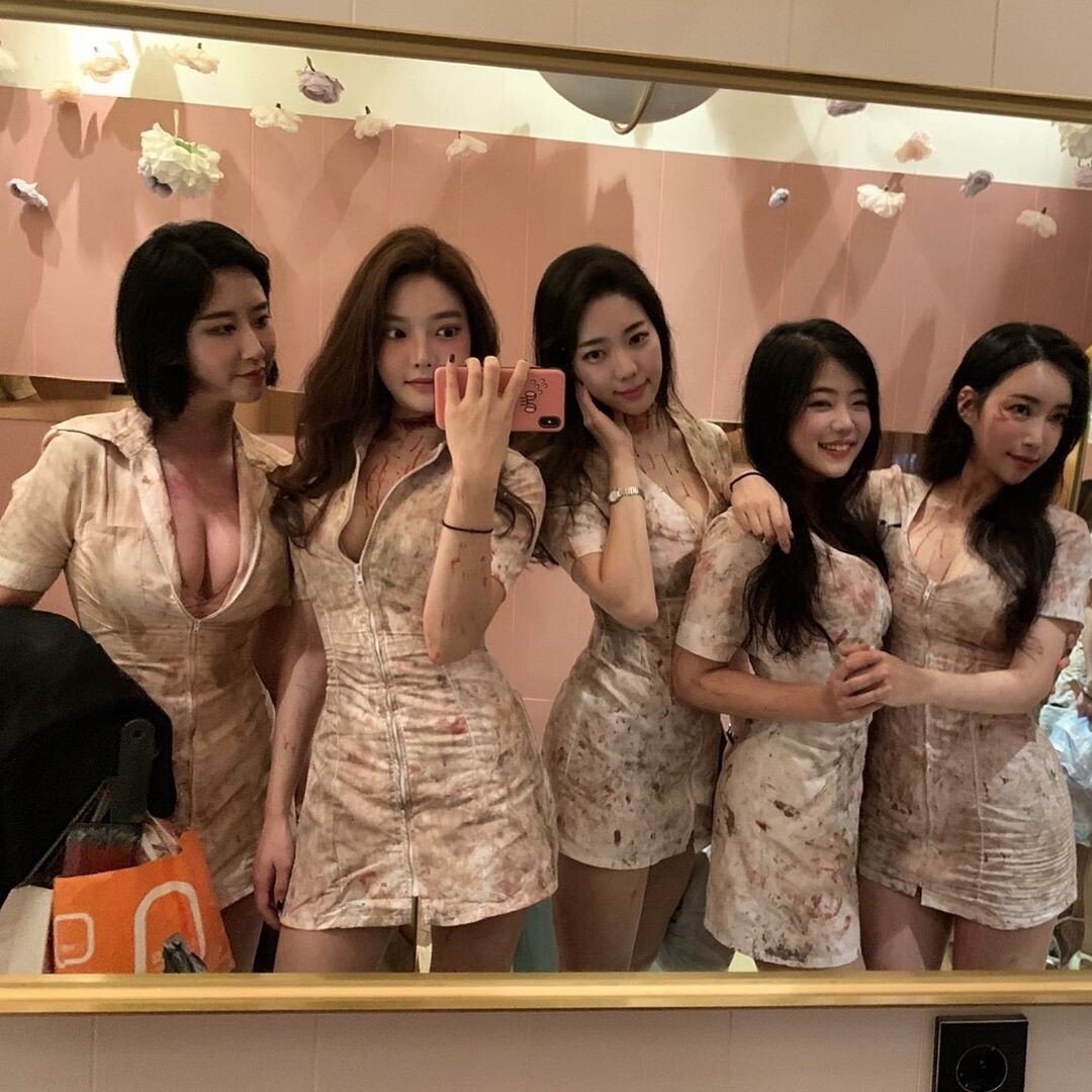 모델 누나들이 할로윈을 보내는 법....