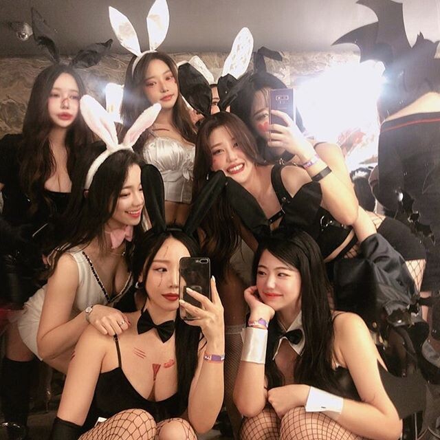 모델 누나들이 할로윈을 보내는 법....