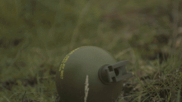 폭발하는 수류탄