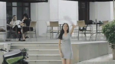 모르는 아가씨가 아는 척을 할때