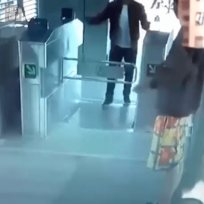 아무렇지 않은척