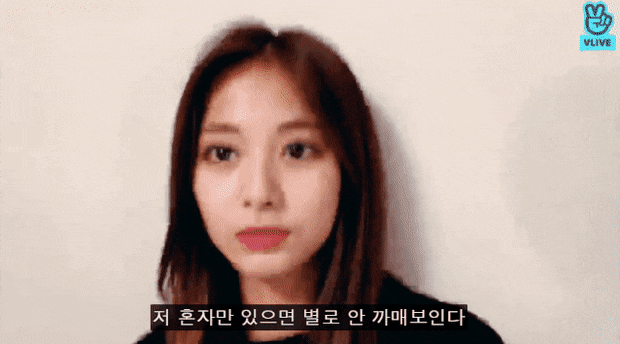 저 혼자만 있으면 별로 안 까매보인다