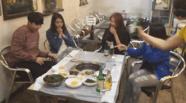 소주 따르기 초고수 이모