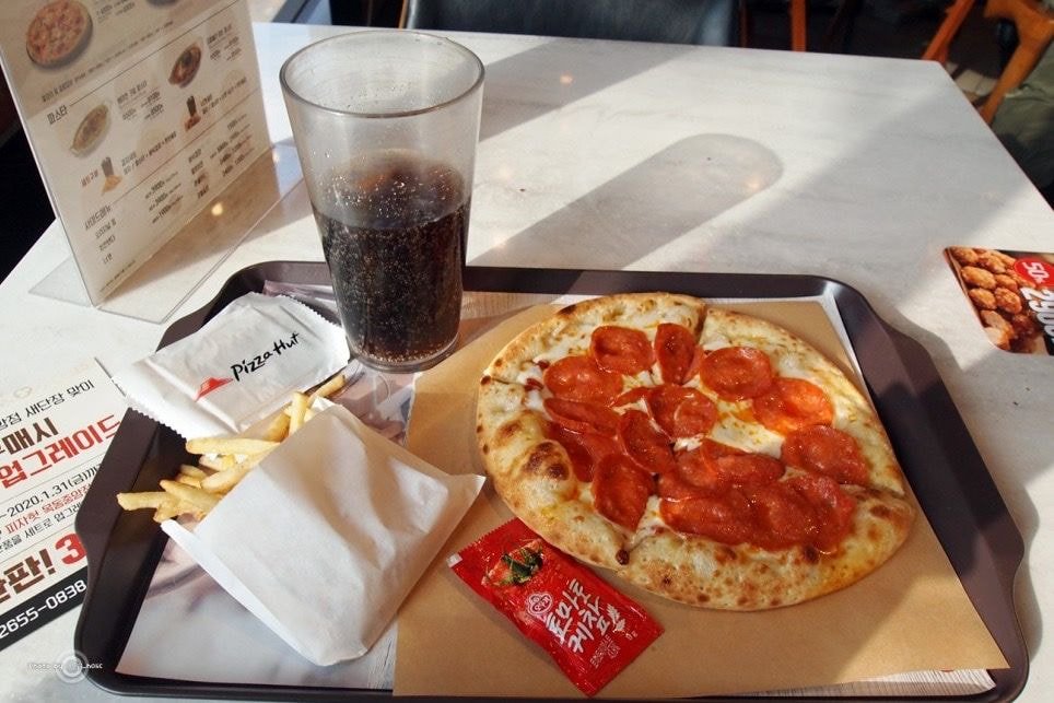 새로운 컨셉의 피자헛