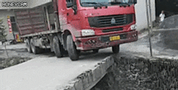 트럭운전의 고수.gif