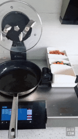 볶음밥 만들어주는 기계.gif