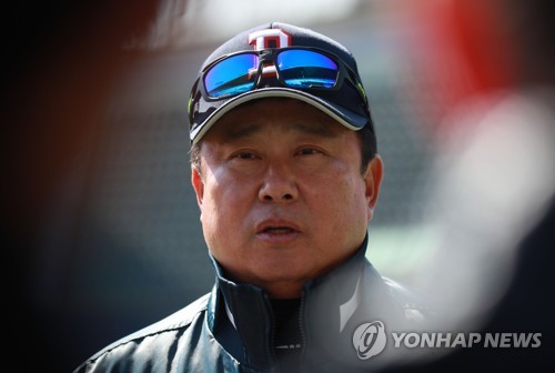 두산, 키움과 연습경기서 유희관·이용찬,